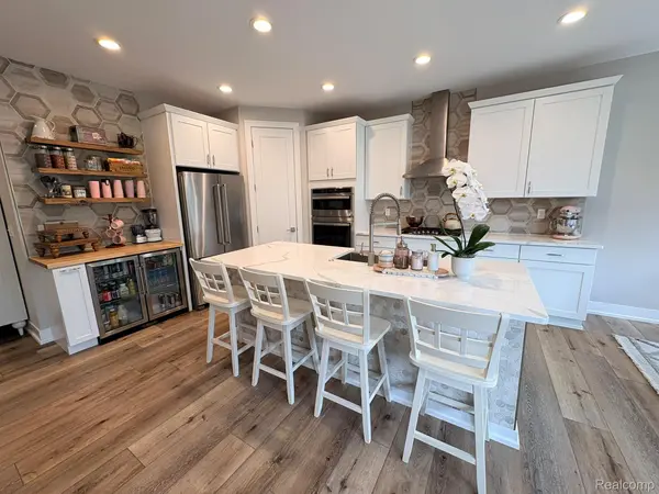 154 Mulberry LN, Rochesterhillscity_oakland, MI 48309