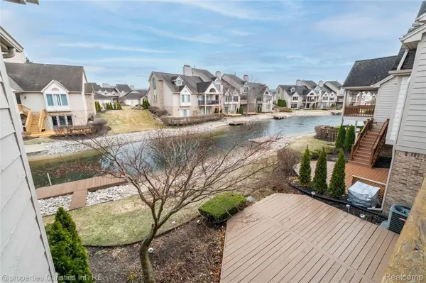 18314 Blue Heron DR W #103, Northvilletownship_wayne, MI 48168