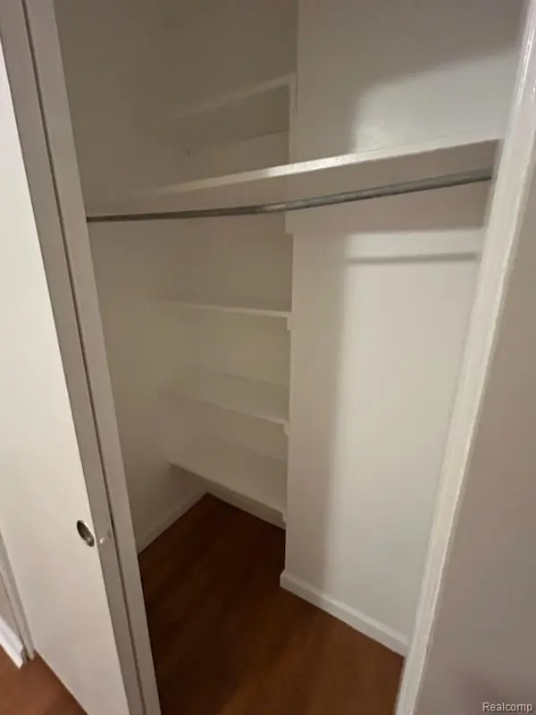 20202 Hunt Club DR, Harperwoodscity_wayne, MI 48225