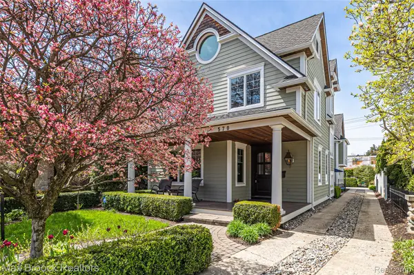 570 Pierce ST, Birminghamcity_oakland, MI 48009