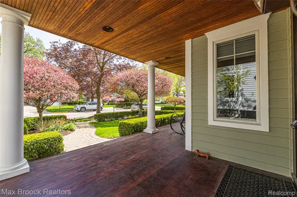 570 Pierce ST, Birminghamcity_oakland, MI 48009