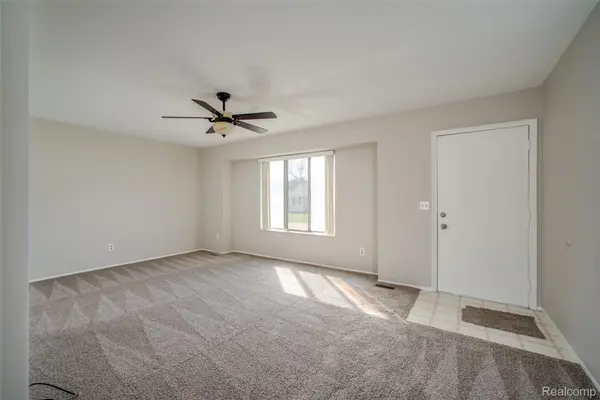 1243 Howard ST, Geneseechartertownship_genesee, MI 48458