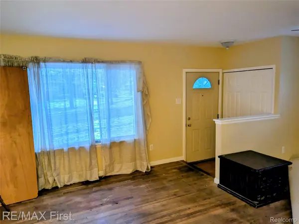 247 Hecht DR, Madisonheightscity_oakland, MI 48071