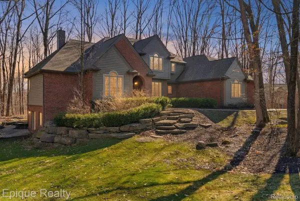 9155 Kelly Lake DR, Springfieldchartertownship_oakland, MI 48348