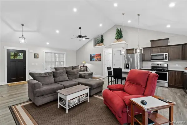 5860 Scenic Bluff DR, Brightoncity_livingston, MI 48116