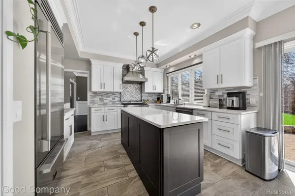 43169 Ashbury DR, Novicity_oakland, MI 48375