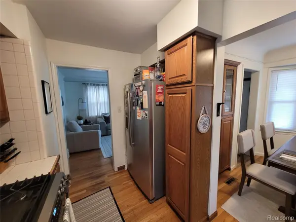 2108 McLain AVE, Lincolnparkcity_wayne, MI 48146