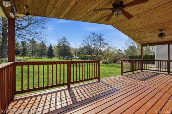 3708 Hideaway CT, Brightontownship_livingston, MI 48114