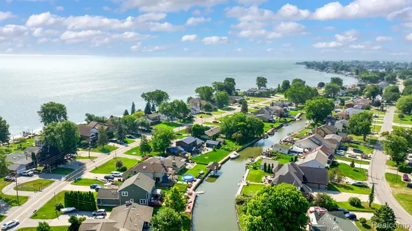 39611 Lakeshore DR, Harrisonchartertownship_macomb, MI 48045