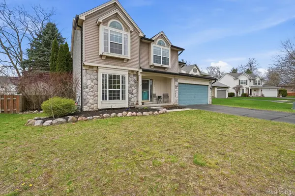 1140 Olympic CT, Oxfordchartertownship_oakland, MI 48371