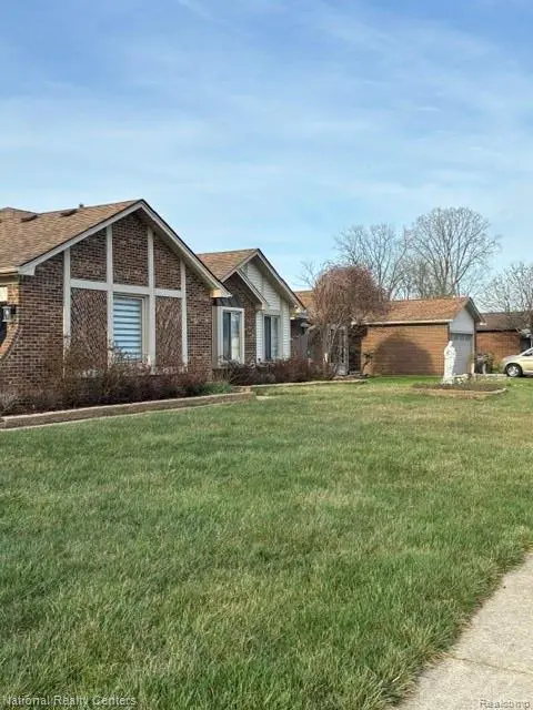 5031 Scarsdale DR, Sterlingheightscity_macomb, MI 48310