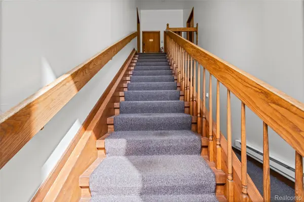 1284 Shoemaker DR, Westlandcity_wayne, MI 48185