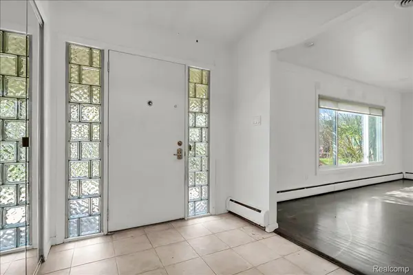 19230 Red Maple CT, Southfieldcity_oakland, MI 48076