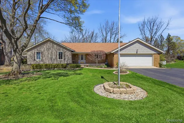 5055 Candlewood DR, Grandblancchartertownship_genesee, MI 48439