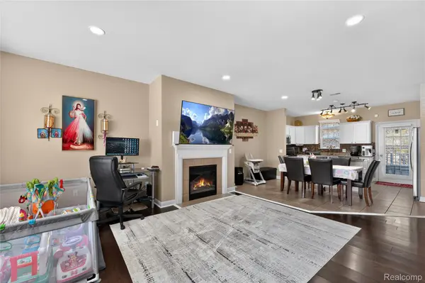 11693 Squiers BLVD #99, Uticacity_macomb, MI 48315