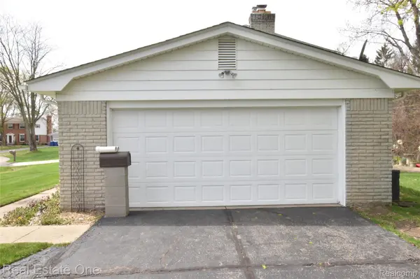 3275 Golfhill DR, Waterfordchartertownship_oakland, MI 48329