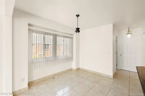 3148 Elphin DR, Sterlingheightscity_macomb, MI 48310