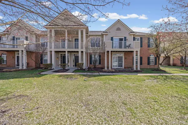 40442 Bay Harbor LN, Cantonchartertownship_wayne, MI 48188