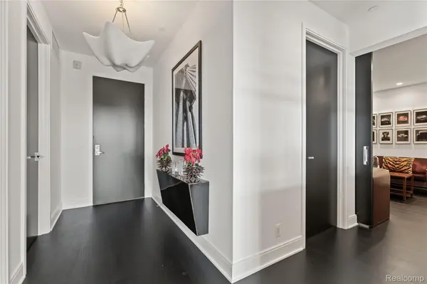 2051 VILLA RD #403, Birminghamcity_oakland, MI 48009