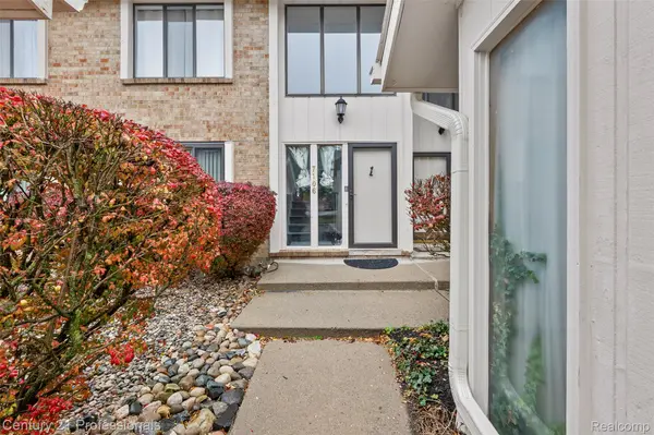 7106 Bridge Way W, Westbloomfieldchartertownship_oakland, MI 48322