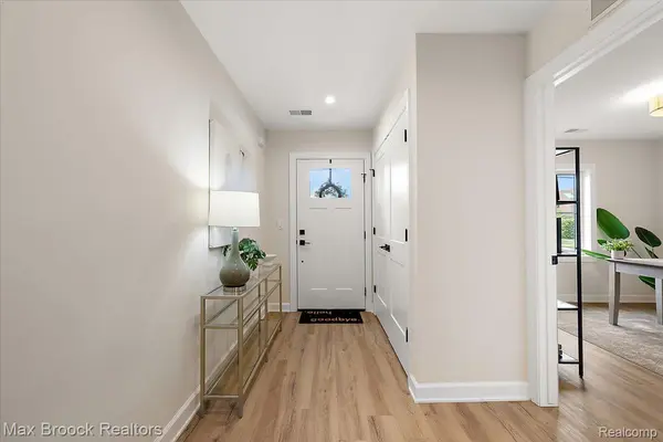 386 Notre Dame ST, Grossepointecity_wayne, MI 48230