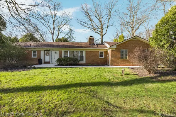 4550 Patrick RD, Westbloomfieldchartertownship_oakland, MI 48322