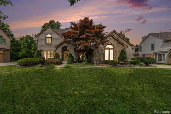 6907 KINGS MILL DR, Cantonchartertownship_wayne, MI 48187