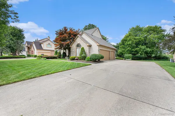 6907 KINGS MILL DR, Cantonchartertownship_wayne, MI 48187