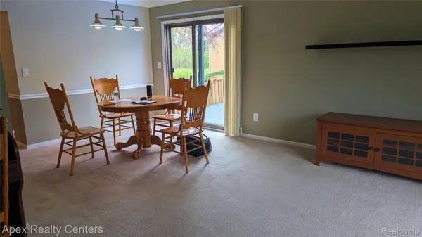 41682 Bedford DR, Cantonchartertownship_wayne, MI 48187