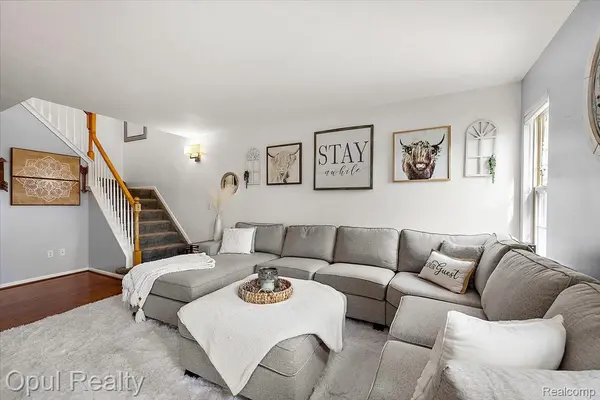 8745 Vine ST, Vanburenchartertownship_wayne, MI 48111