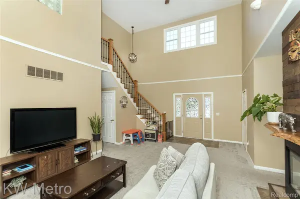 1025 Crystal Wood DR, Davisontownship_genesee, MI 48423