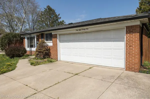 4829 WOLGAST DR, Warrencity_macomb, MI 48092