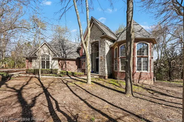 47955 Andover DR, Novicity_oakland, MI 48374