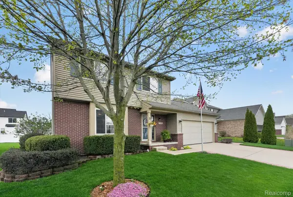 299 Dundee Ridge DR, Dundeevillage_monroe, MI 48131