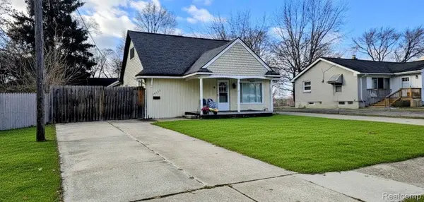 24653 Eureka AVE, Warrencity_macomb, MI 48091