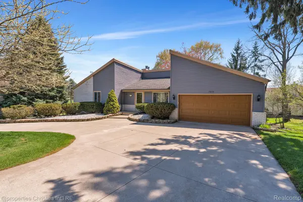 7573 Ashburton CT, Westbloomfieldchartertownship_oakland, MI 48322