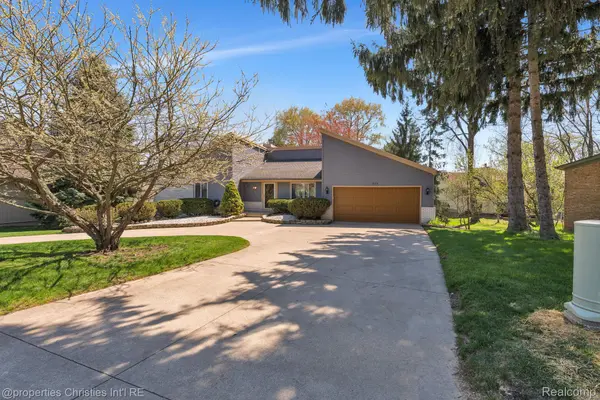 7573 Ashburton CT, Westbloomfieldchartertownship_oakland, MI 48322