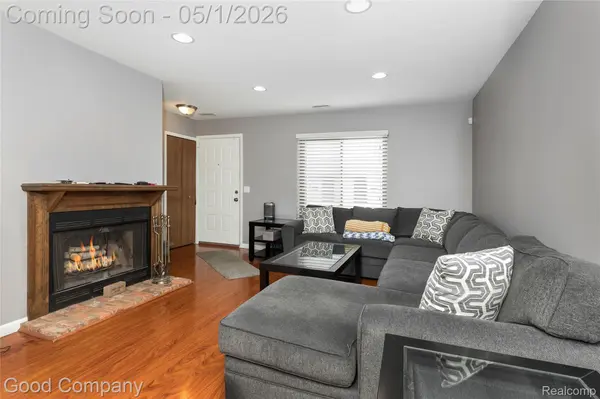 2451 Samoset RD, Royaloakcity_oakland, MI 48073