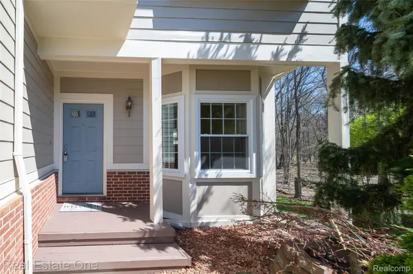 41474 Cornell DR, Novicity_oakland, MI 48377