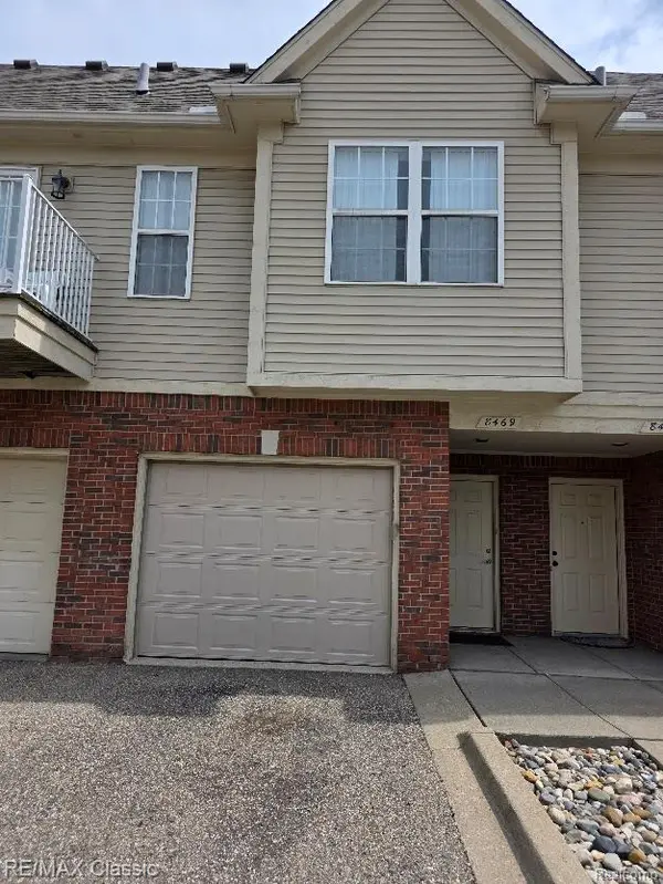 8469 Heywood CIR, Sterlingheightscity_macomb, MI 48312