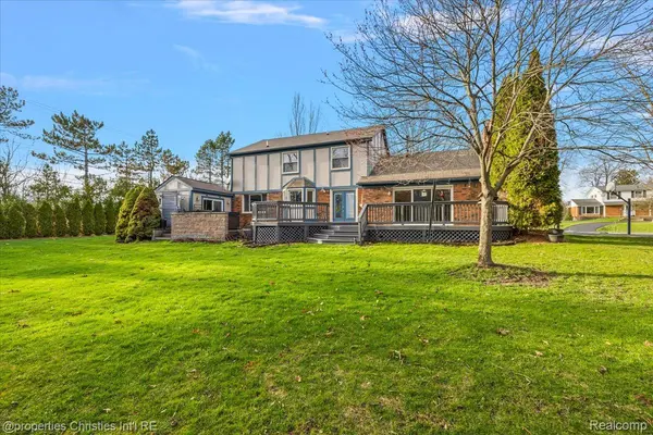 47269 S Chigwidden DR, Northvillecity_oakland, MI 48167