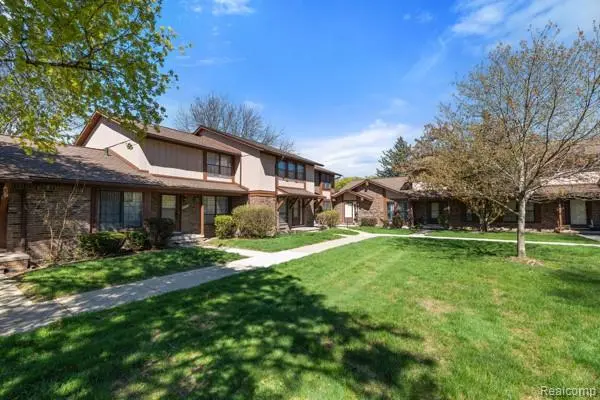 24874 Chalk Farm RD W #62, Warrencity_macomb, MI 48091