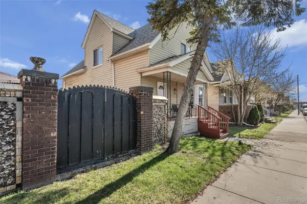 2422 Commor ST, Hamtramckcity_wayne, MI 48212