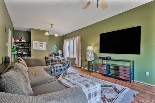 2422 Commor ST, Hamtramckcity_wayne, MI 48212