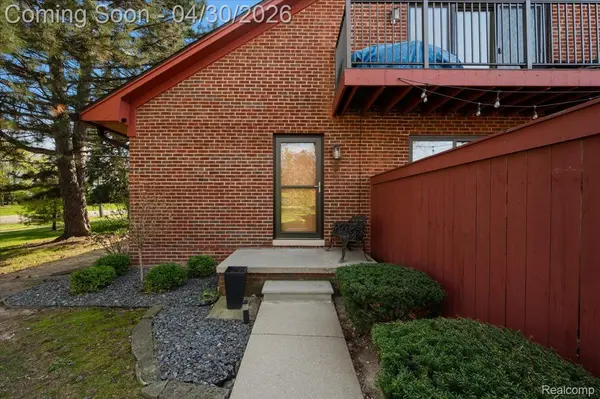 42228 Lochmoor ST, Clintonchartertownship_macomb, MI 48038