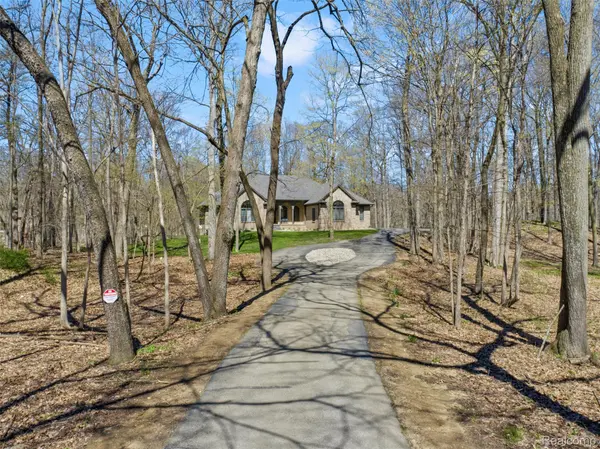 1150 Cripple Creek LN, Rochesterhillscity_oakland, MI 48306