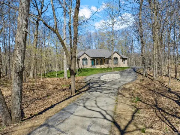 1150 Cripple Creek LN, Rochesterhillscity_oakland, MI 48306