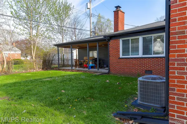 5217 Streefkerk Dr DR, Warrencity_macomb, MI 48092