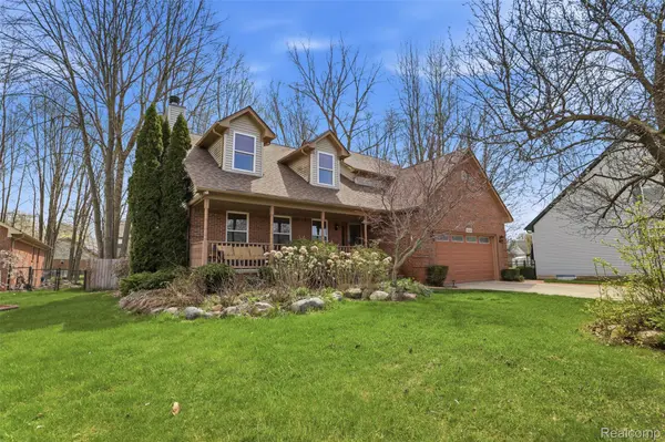 54638 Beacon Cove CIR, Newbaltimorecity_macomb, MI 48047