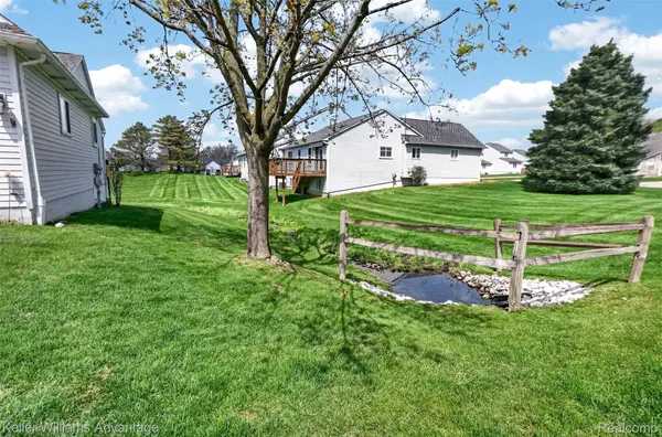 761 Knollwood CIR, Southlyoncity_oakland, MI 48178